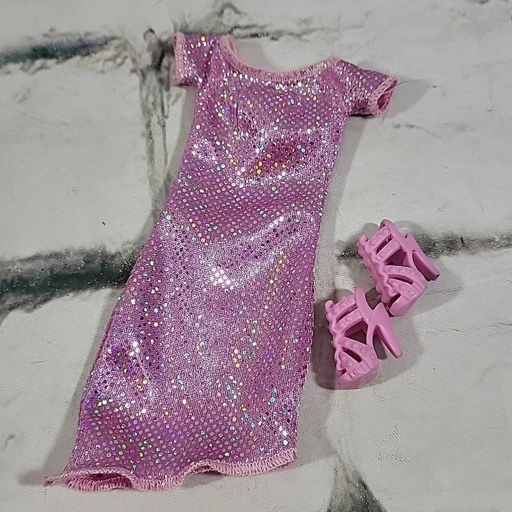 Barbie Doll Clothes Lot Pink Dresses 2 Pairs Shoes Heels‎ Mattel